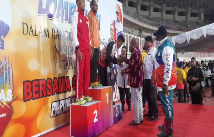 Gubernur Enembe Minta KONI Papua Cetak Atlet